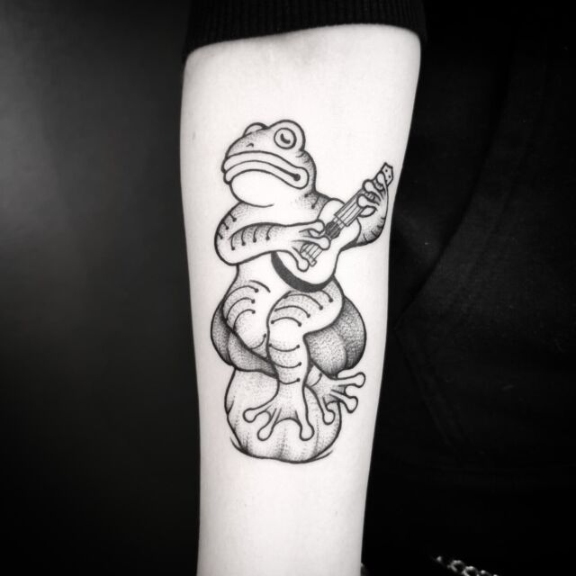 #frog #tattoo #artelysior #tpartcollective #hyvinkää #troubadour #frogtattoo #shroom #sammakko #sammakkotatuointi 
#tatuointi