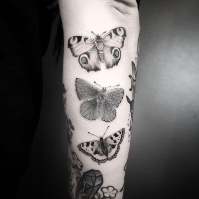 #perhoset #tatuointi #artelysior #tpartcollective #hyvinkää #artcollective #perhostatuointi #butterflies #butterflytattoo #tattoo #colortattoo #nature #naturetattoo #butterfly